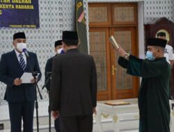Jelang Pensiun, Uyung Dilantik Jadi Dewan Pengwas Perumda Pasar NKR