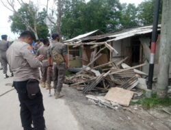 Delapan Warung Esek-esek di Cisoka Dibongkar Satpol PP