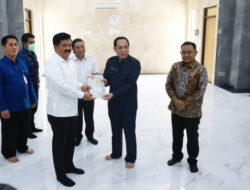 Hindari Penyerobotan Lahan, Menteri ATR/BPN Serahkan Sertipikat Tanah Kampus Untirta