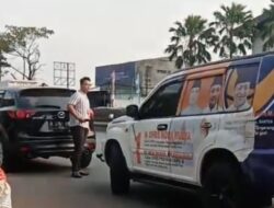 Serempetan, Pengendara Mobil Beratribut Caleg Nasdem Cekcok di Serpong