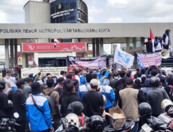 Geruduk Polres Metro Tangerang, Ribuan Buruh Exs PT. Jabatex tagih komitmen Kapolres