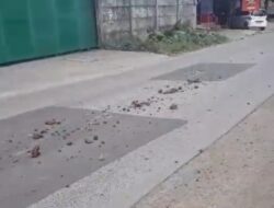 Jalan Serdang Kulon Panongan Kembali Dipenuhi Ceceran Tanah, Warga Minta Pemerintah Bertindak