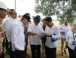 Pastikan Pengadaan Tanah Sesuai Prosedur, Menteri Nusron Tinjau Langsung Akses KCIC Karawang