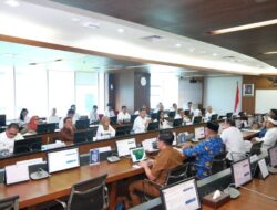 Sepakati Langkah Penanggulangan Banjir di Jabar, Menteri Nusron: Semua Badan dan Sempadan Sungai Harus Ditertibkan