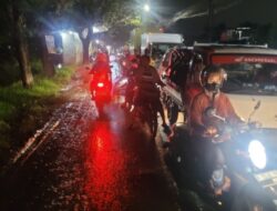 Bikin Jalan Licin dan Macet, Proyek Galian Pipa Perumdam TKR Dikeluhkan Warga