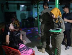 Razia Karaoke dan Kafe, Satpol PP Tangerang Amankan Pasangan Mesum Miras Serta Kondom