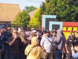 Warga Curug Demo SMAN 3 Kabupaten Tangerang, Persmalahkan Jarak Zonasi