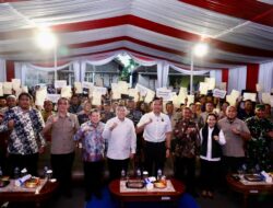 Lampaui Target Penyelesaian PTSL, Menko AHY dan Wamen Ossy Serahkan Langsung Sertipikat Masyarakat Kabupaten Pacitan