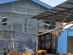 Diduga Tak Kantongi Izin, PT Dena Karya Utama Baja Bangun Pabrik di Lahan Jalan Umum