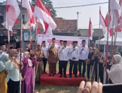 Kemenag Kabupaten Tangerang dan Pemcam Tigaraksa Bagikan 1.000 Bendera Menjelang HUT RI ke-80
