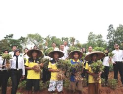 Rutan Tangerang Panen 50 Kg Kacang Tanah  sebagai Wujud Dukungan Ketahanan Pangan
