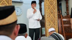 Bupati Jumling di Kelapa Dua, Serap Aspirasi Warga dan Serahkan Bantuan untuk Masjid